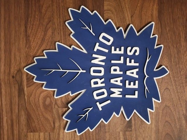 Toronto Maple Leafs sign